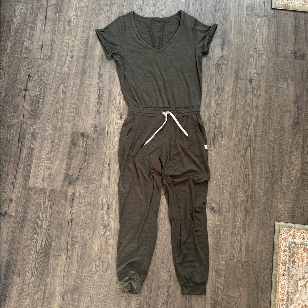 Vuori All Day Jumpsuit in Olive SMALL